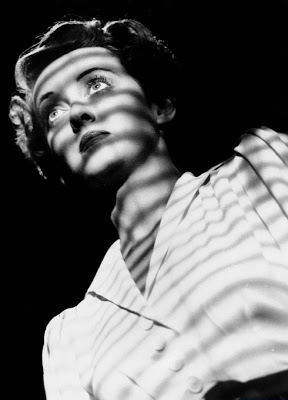 Davis says one thing, but the stripe say another... Image: Film Noir Photo