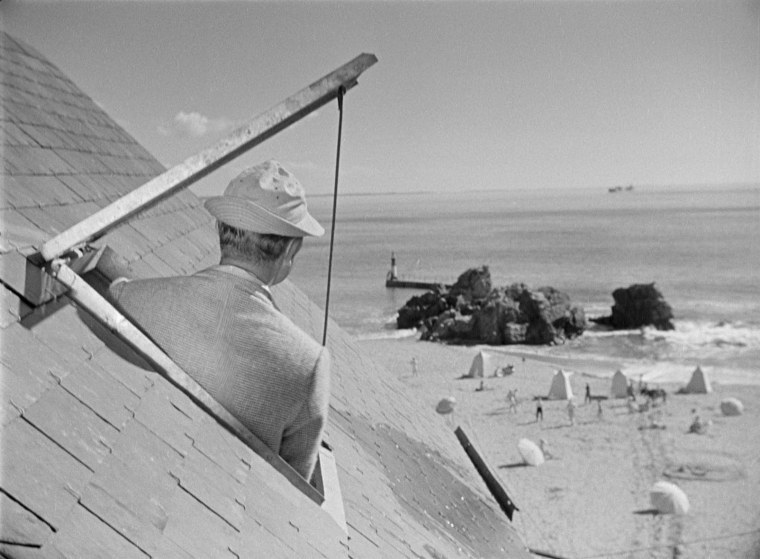 Monsieur Hulot surveys the French seaside. Image: festival-entrevues.com